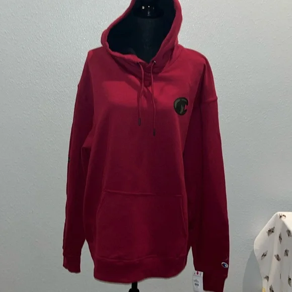 Mens Cozy up with this champion hoodie, cranberry in color with camo writing - Picture 3 of 12